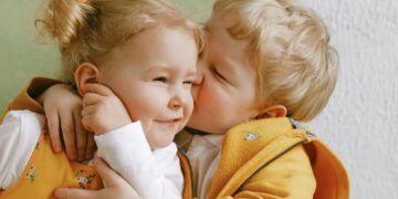 Братики и сестрички: как избегать ссор между детьми?