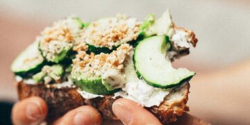 Стоит сместить акцент в питании с животных и рафинированных продуктов на растительные и цельнозерновые